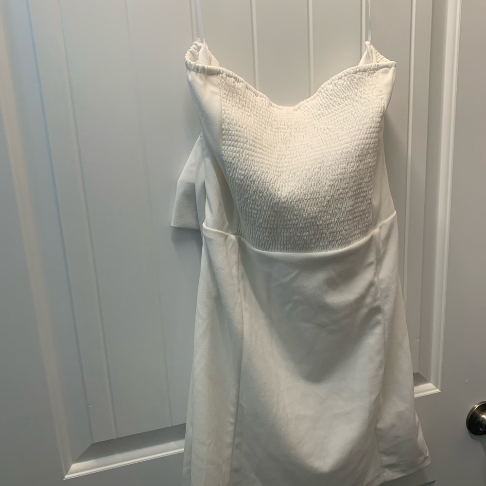 White strapless dress put a bow on it